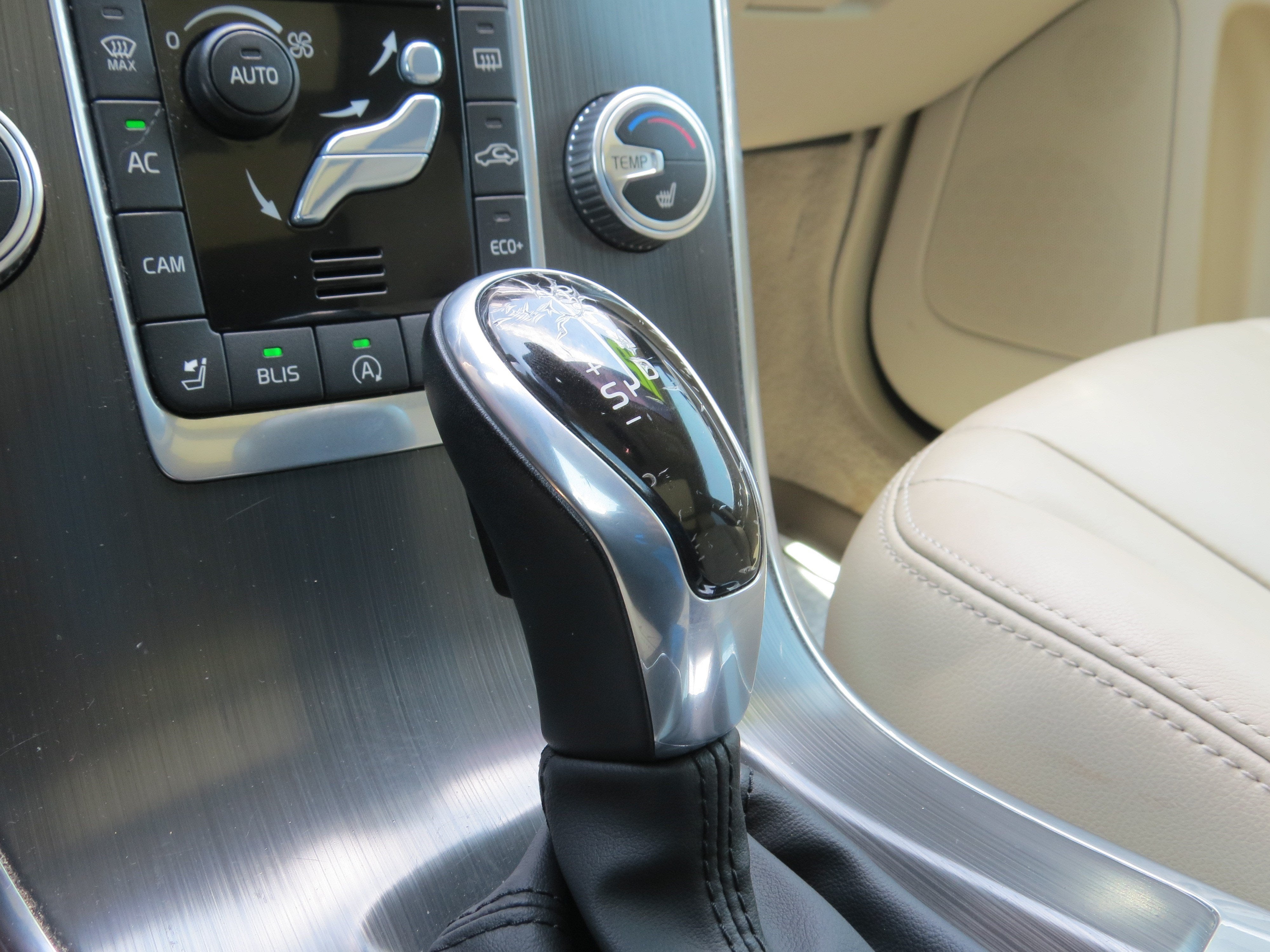2015 Volvo XC60 T5 Drive-E Premier