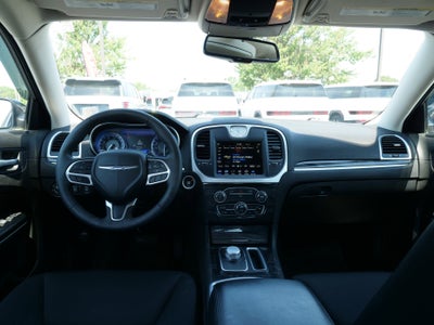 2022 Chrysler 300 Touring