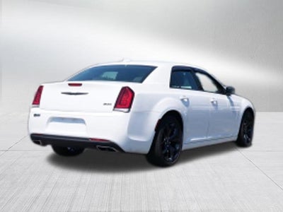 2022 Chrysler 300 Touring
