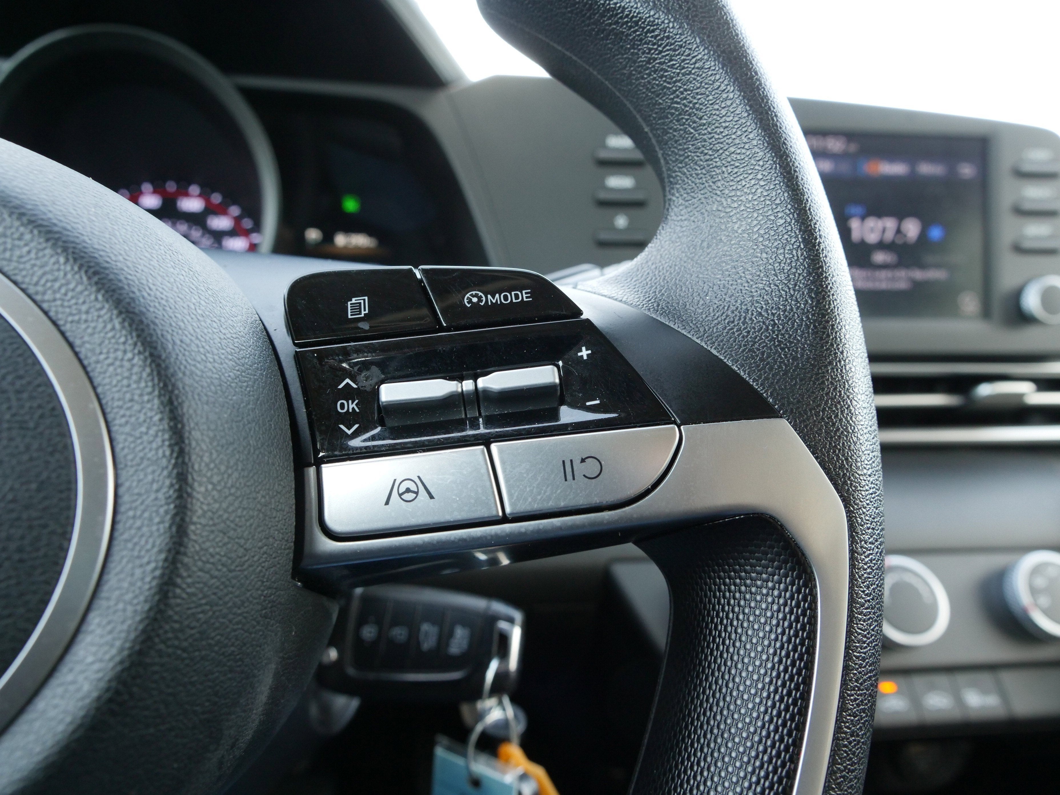 2023 Hyundai Elantra SE