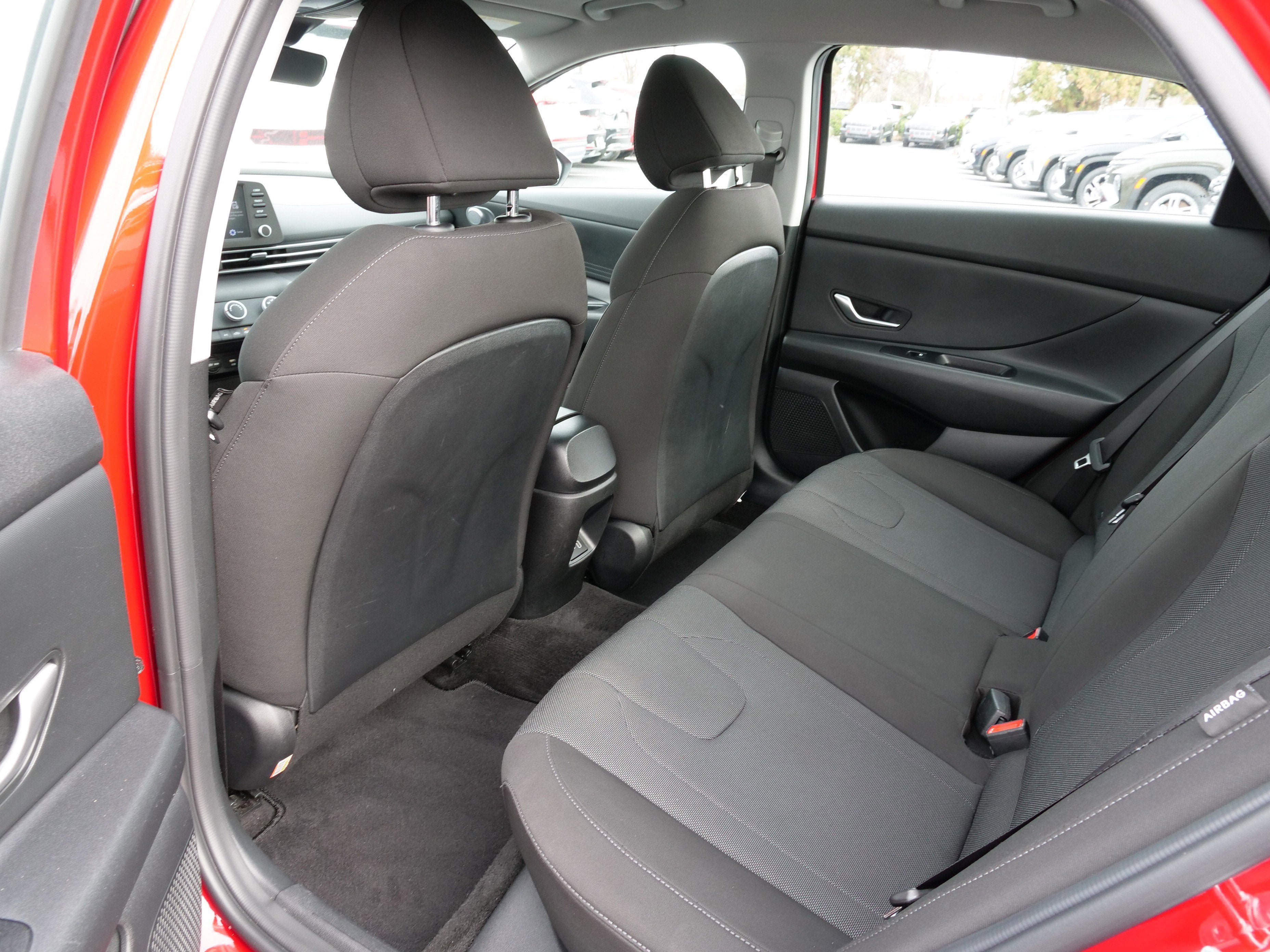 2024 Hyundai Elantra SE