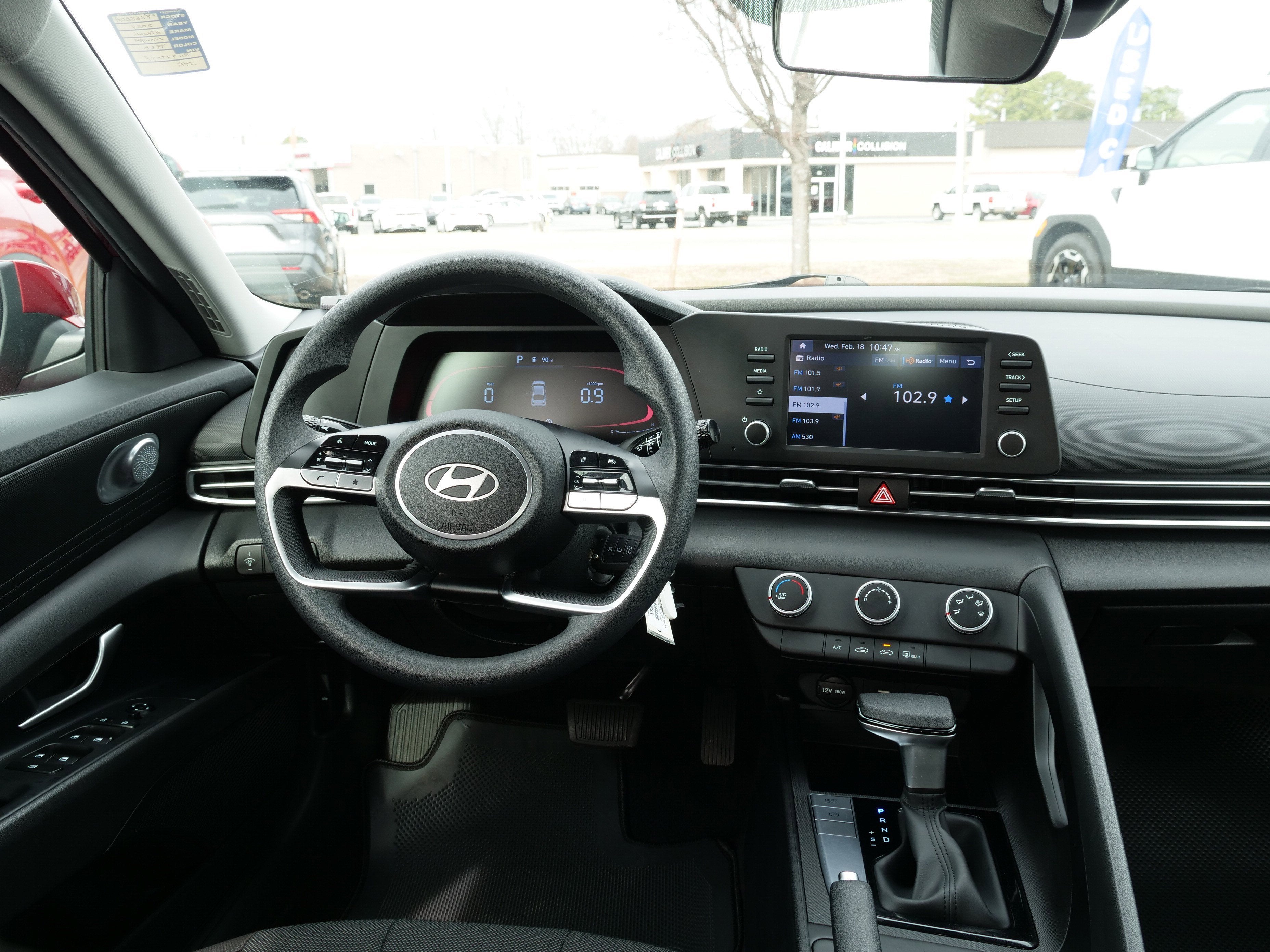 2024 Hyundai Elantra SE