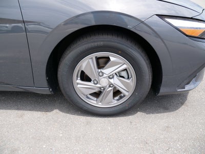 2024 Hyundai Elantra SE